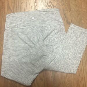 Lululemon size 12 capri leggings